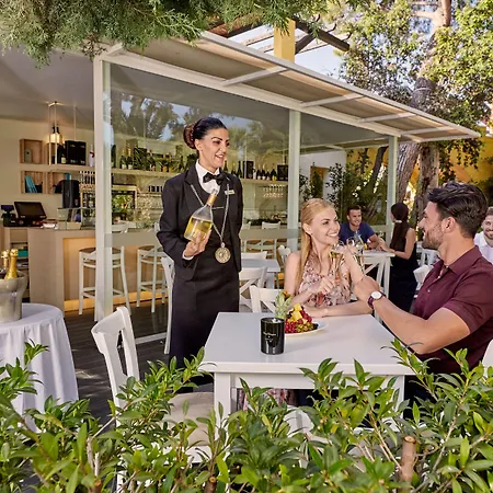 Village - Il Borgo 4* Санта-Маргерита-ди-Пула