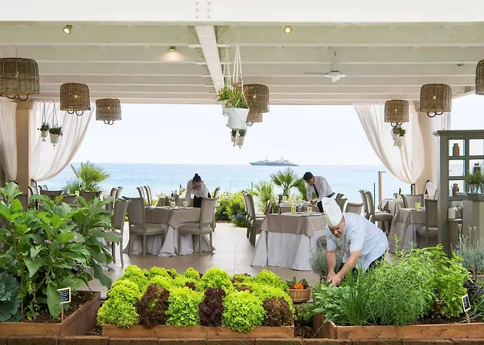 ホテル Village - Il Borgo 4*